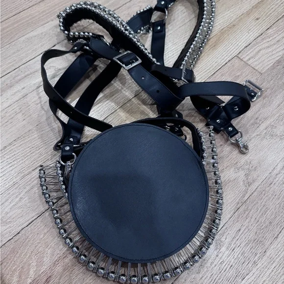 NOIR KEI NINOMIYA 
Faux Leather X Pin Harness - Picture 5 of 8